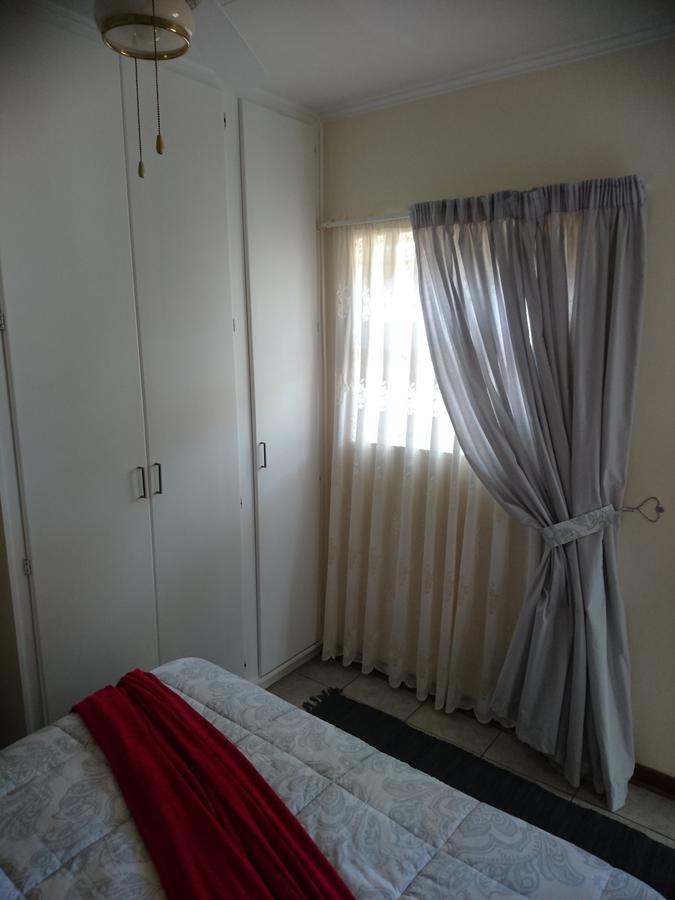 Chanelle Self Catering Bloemfontein Eksteriør billede